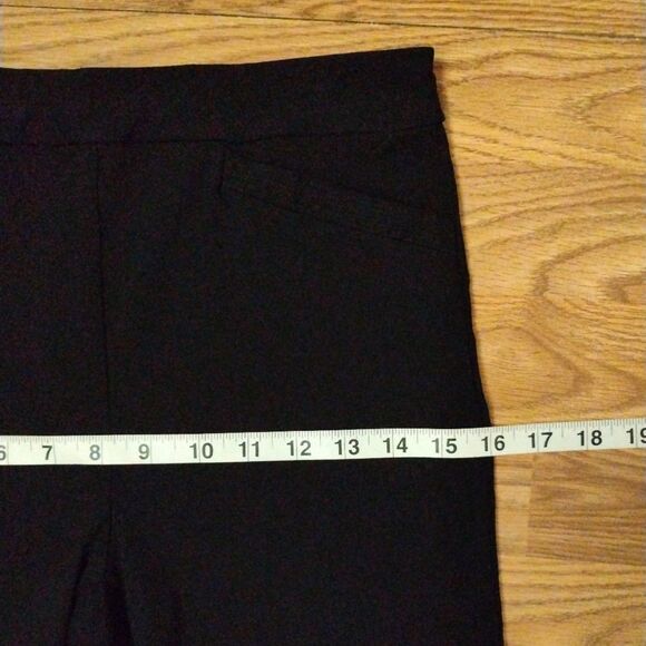 Ellen Tracy Black Capri Pants size Meduim Slit Hem Inseam 20.5 inches - Picture 14 of 16